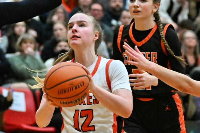 a Silverton Crater 5A Oregon girls basketball final 2024 Leon Neuschwander 22